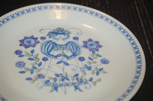 Two Vintage Lotte 9 3/8" Luncheon Plates by Figgjo Flint Turi Design Norway