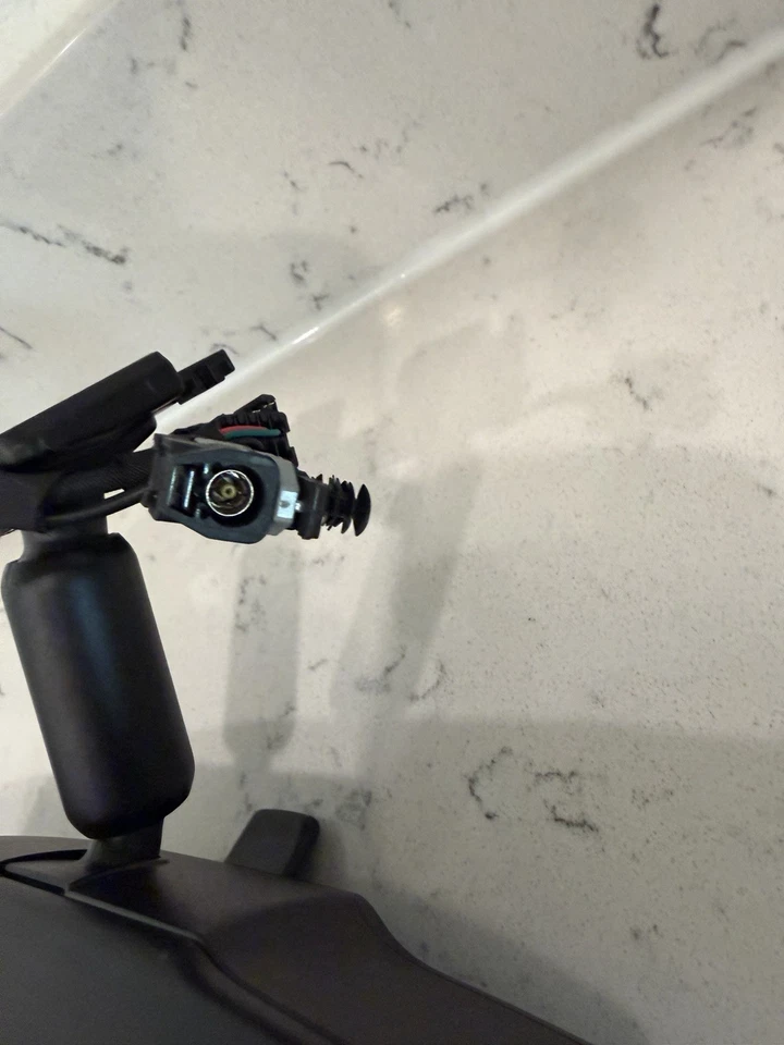 Espejo retrovisor interior de video para cámara de visión trasera Cadillac Chevrolet GMC 13532977 DRZ fabricante de equipos originales Foto 4 de 4