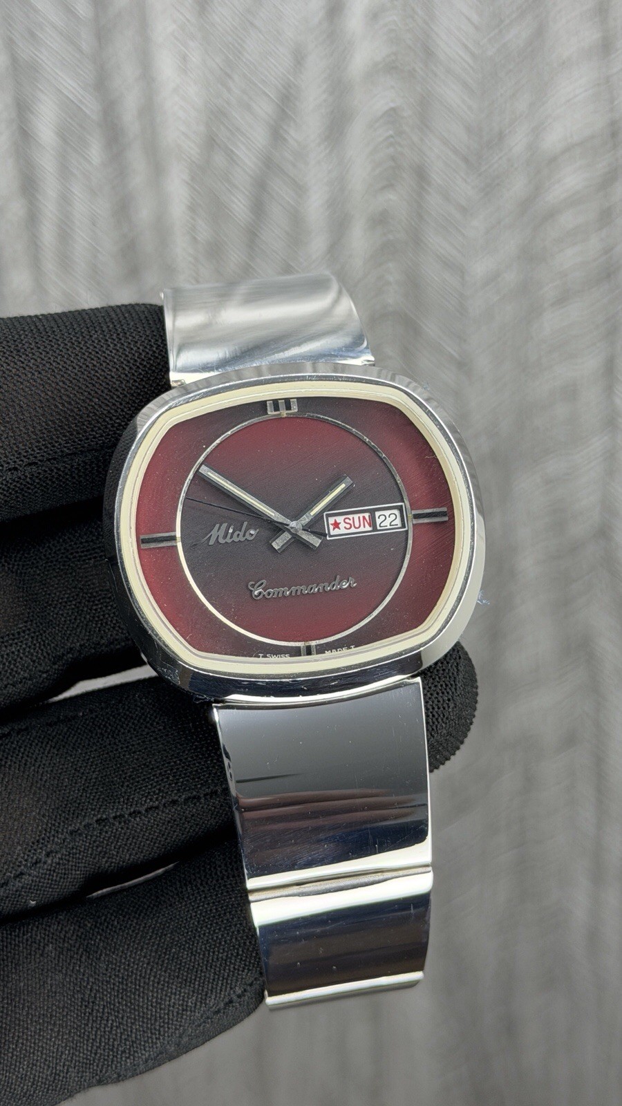 Mido Commander Automatic “N.O.S” 8669 Day-Date 25 Jewels Men’s Wristwatch Swiss. image 2