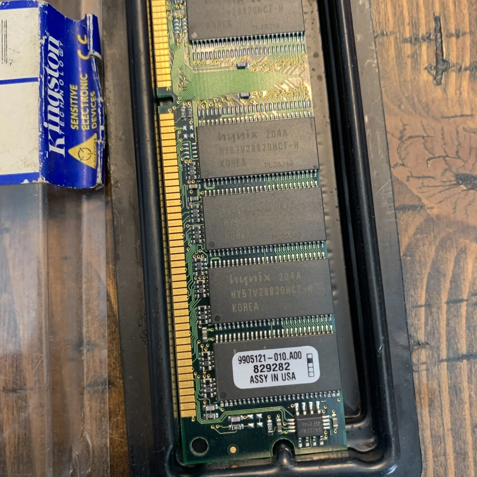 Módulo de memoria RAM Kingston KTH6501/256 256 MB PC100 caja abierta Foto 3 de 4