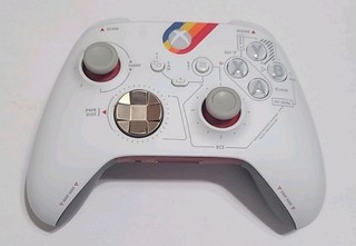 Controller Xbox edizione Starfield. Funziona perfettamente. Ottime condizioni.