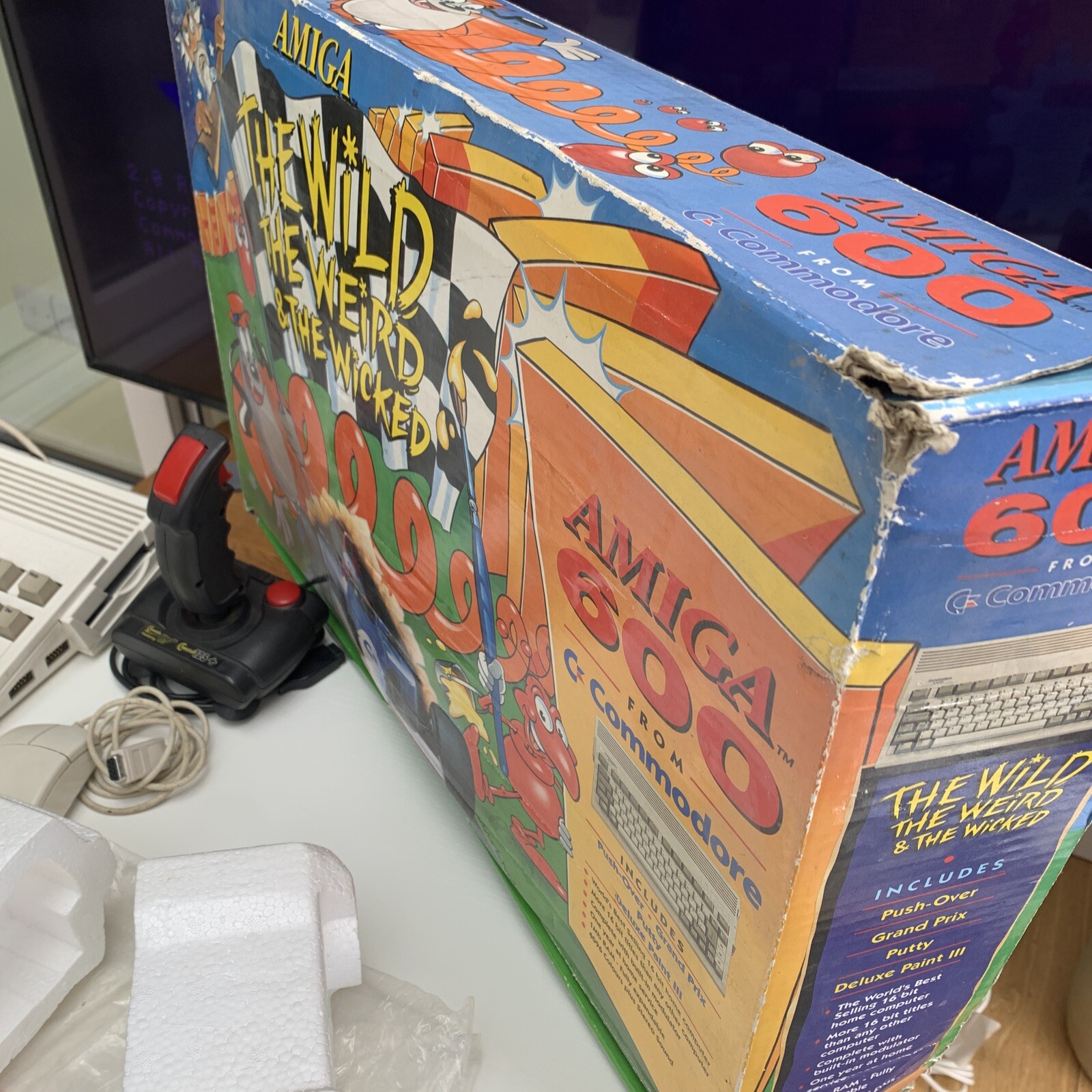 Commodore Amiga 600 - Fully Boxed Original Condition - Factory sealed! CLEAN A+ - Picture 5 of 23