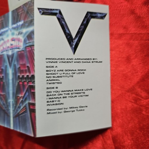 VINNIE VINCENT INVASION CASSETTE TAPE BVT 41529 OOP VG-VG+ Vintage Metal - Picture 7 of 7