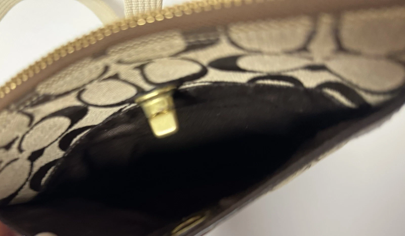 Borsa a mano Coach vintage kaki ottica C firma logo pelle tracolla usata in ottime condizioni