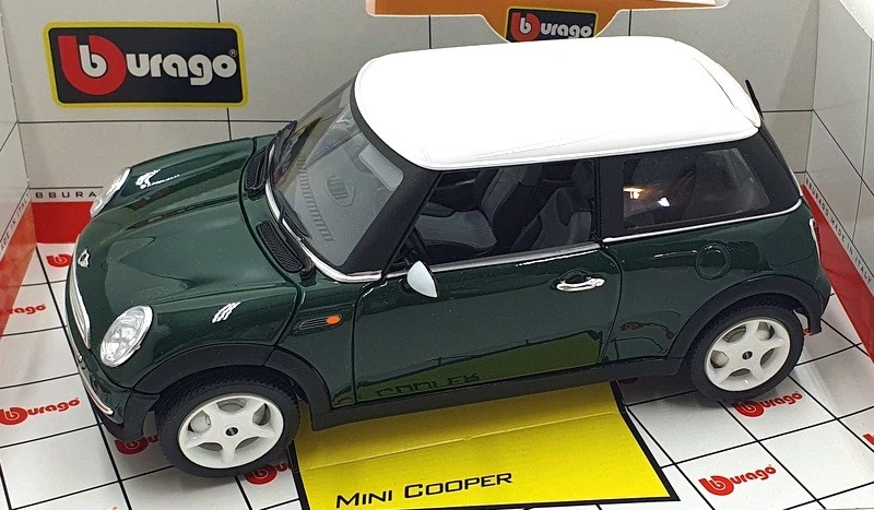 BURAGO 1/18 Scale Diecast 33796 - Mini Cooper - Green With White Roof - Image 4 of 4
