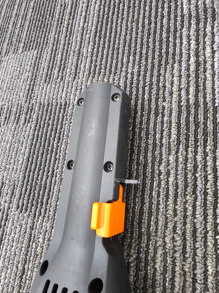 WEN 4019 6-Amp 8 in. Electric Telescoping Pole Saw 120V 60Hz 6A 3800 RPM - Image 4 of 4