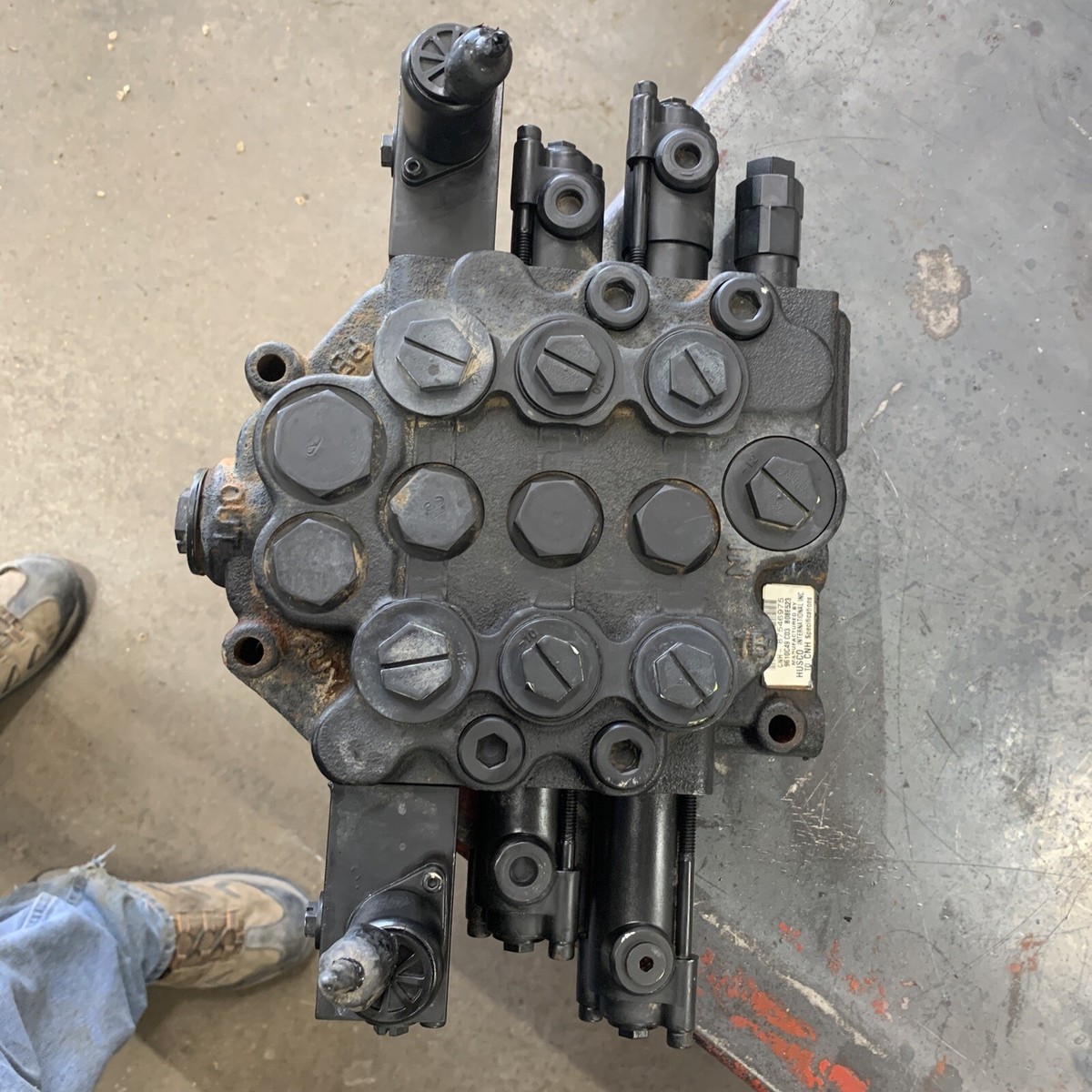 CA4LA ＊　MAY FELT3 Control valve fits Case OEM 87546975 420 430 435 445 465
