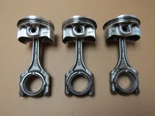 Triumph Trident 660 2021 4,233 miles pistons and connecting rods (9770)