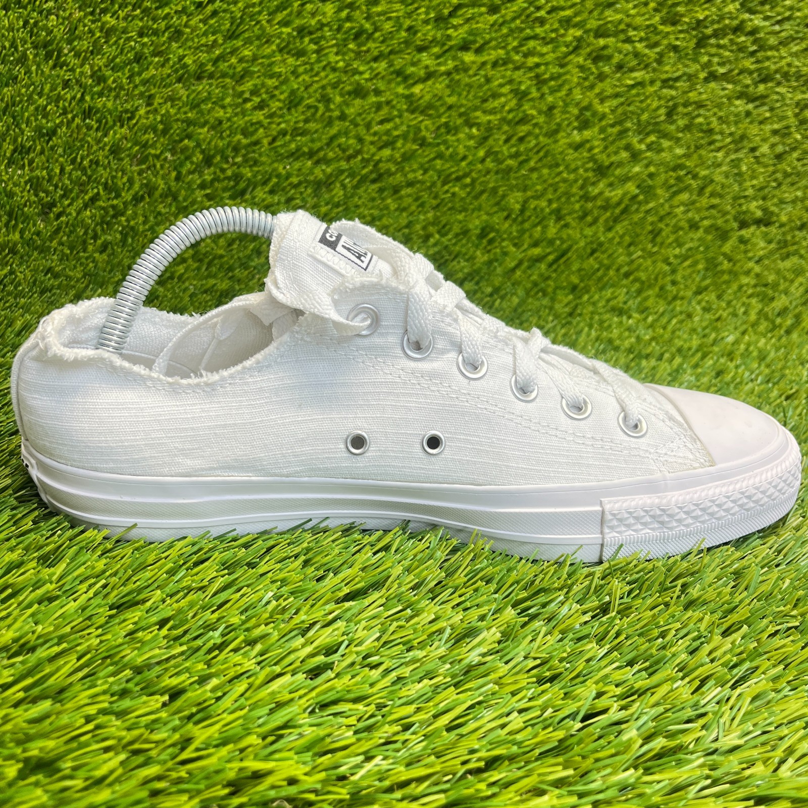Converse Chuck Taylor All Star Low Womens Size 10 White Athletic Shoes Sneakers thumbnail 7