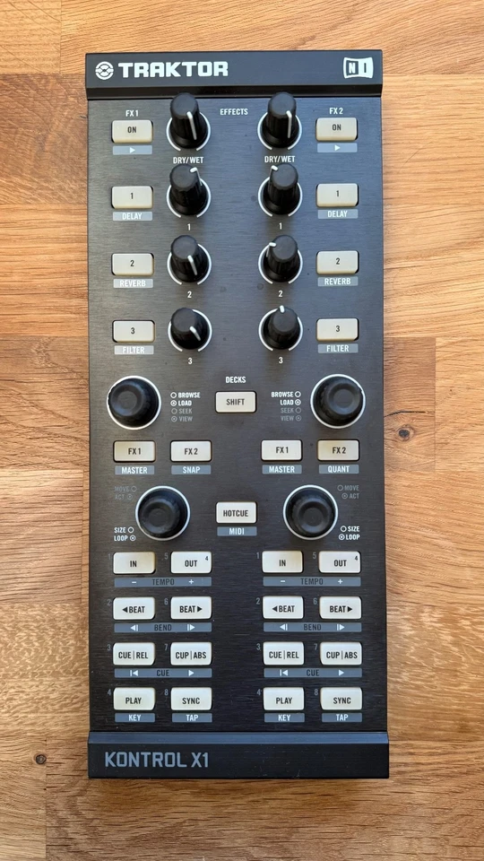 Native Instruments Traktor Kontrol X1 Mk1 DJ Controller *TOP ZUSTAND* - Bild 2 von 4