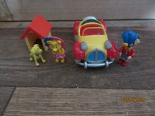 GOLDEN BEAR CAR BOOT OPEN KENNEL BUMPY DOG TESSIE KITTEN NODDY PLAYFIGS SIT STAN