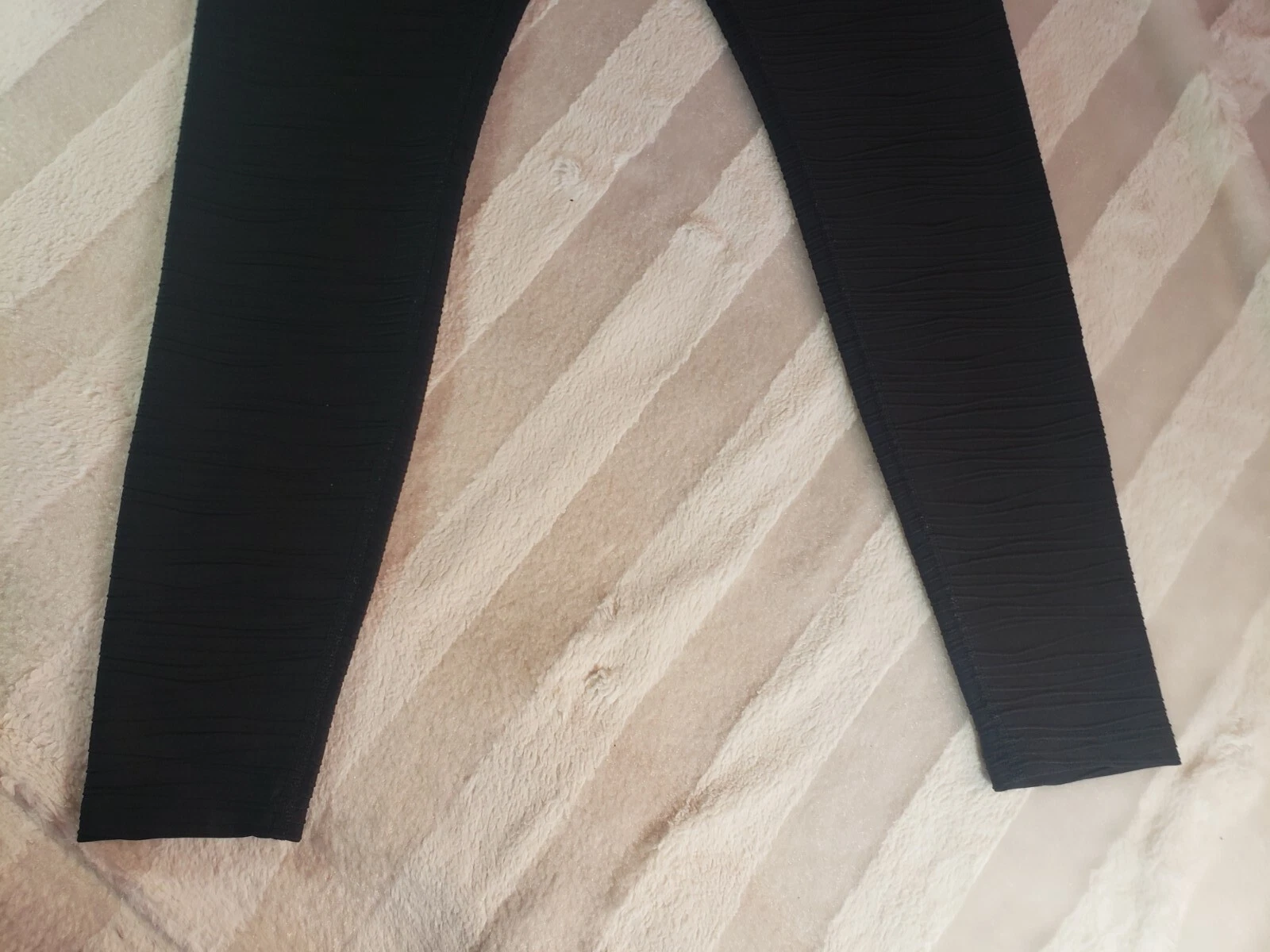 beyond-yoga high rise midi textured leggings