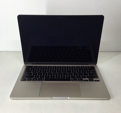 2024 Apple MacBook Air 13.6'' M3 Chip 256 GB SSD 8GB RAM 8-Core GPU MRXT3LL/A