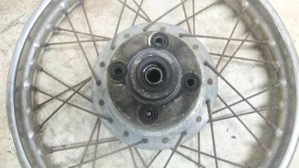 Llanta trasera Honda CD175 CD CB 175 CB175 Foto 3 de 4