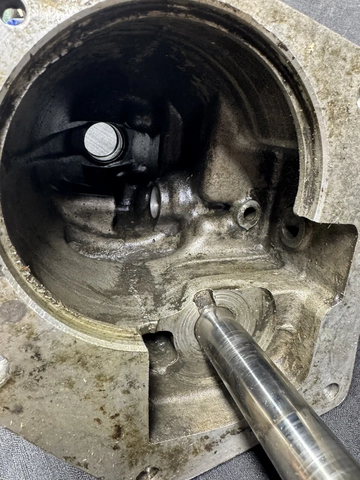 Carcasa trasera de 4 velocidades Chevy/Buick GS Borg Warner T-10 12-18-64 T10K-7 Foto 4 de 4