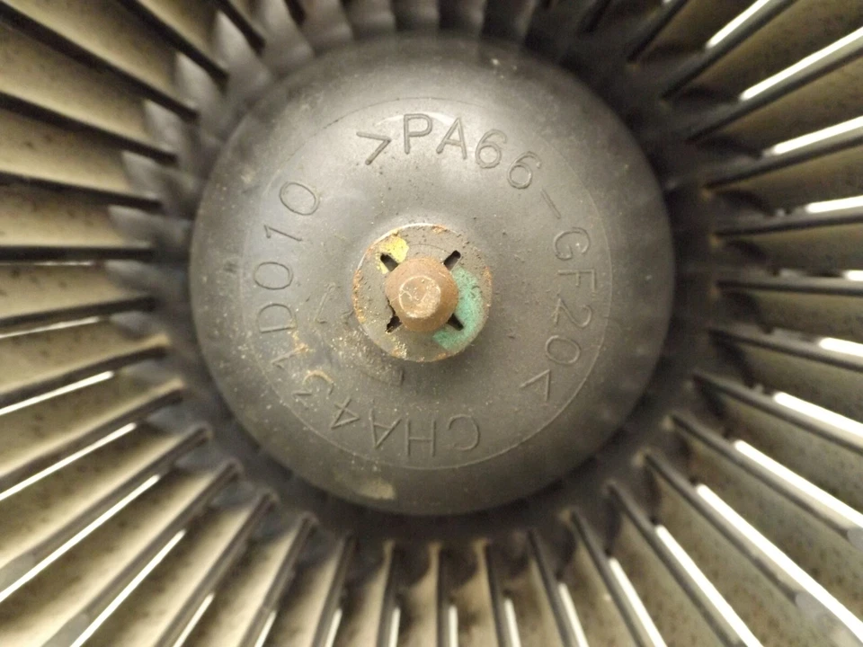 1998-2005 Oldsmobile Silhouette HVAC Blower Motor Assembly Used OEM CHA512A003 - Image 2 of 4