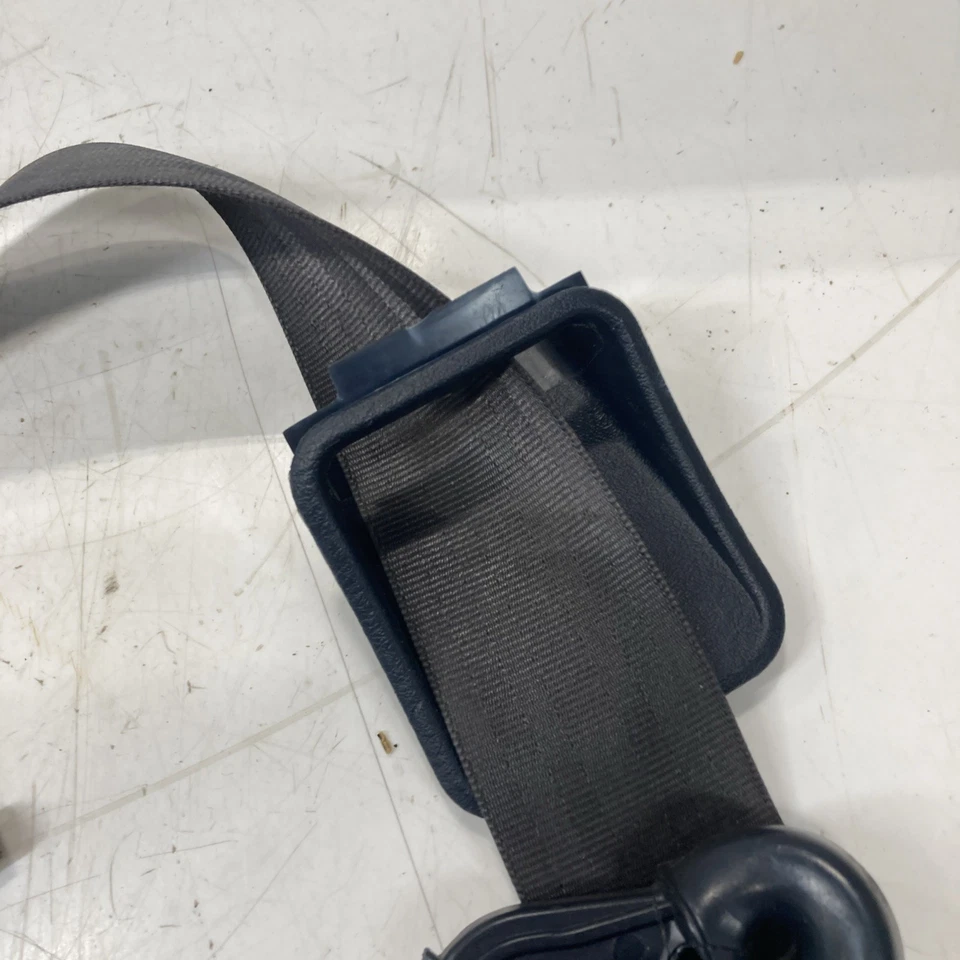 2001-2007 Chrysler Town & Country Dodge Caravan 2nd Row Rear Right Seat Belt OEM - Image 3 of 4