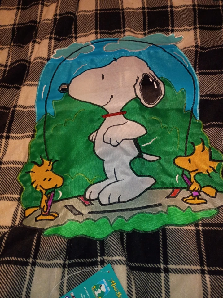 Peanuts Snoopy Jumping Rope Garden Flag 13" X 16" - Image 3 of 4