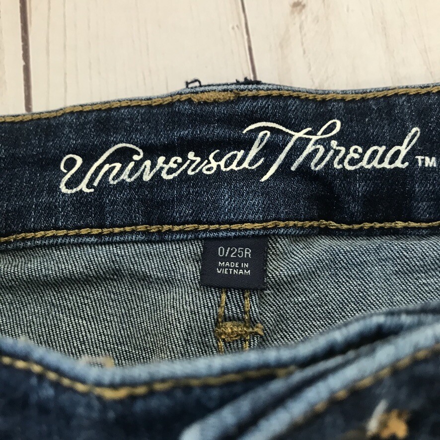 Universal Thread Junior's Cuffed Denim Shorts Siz… - image 7