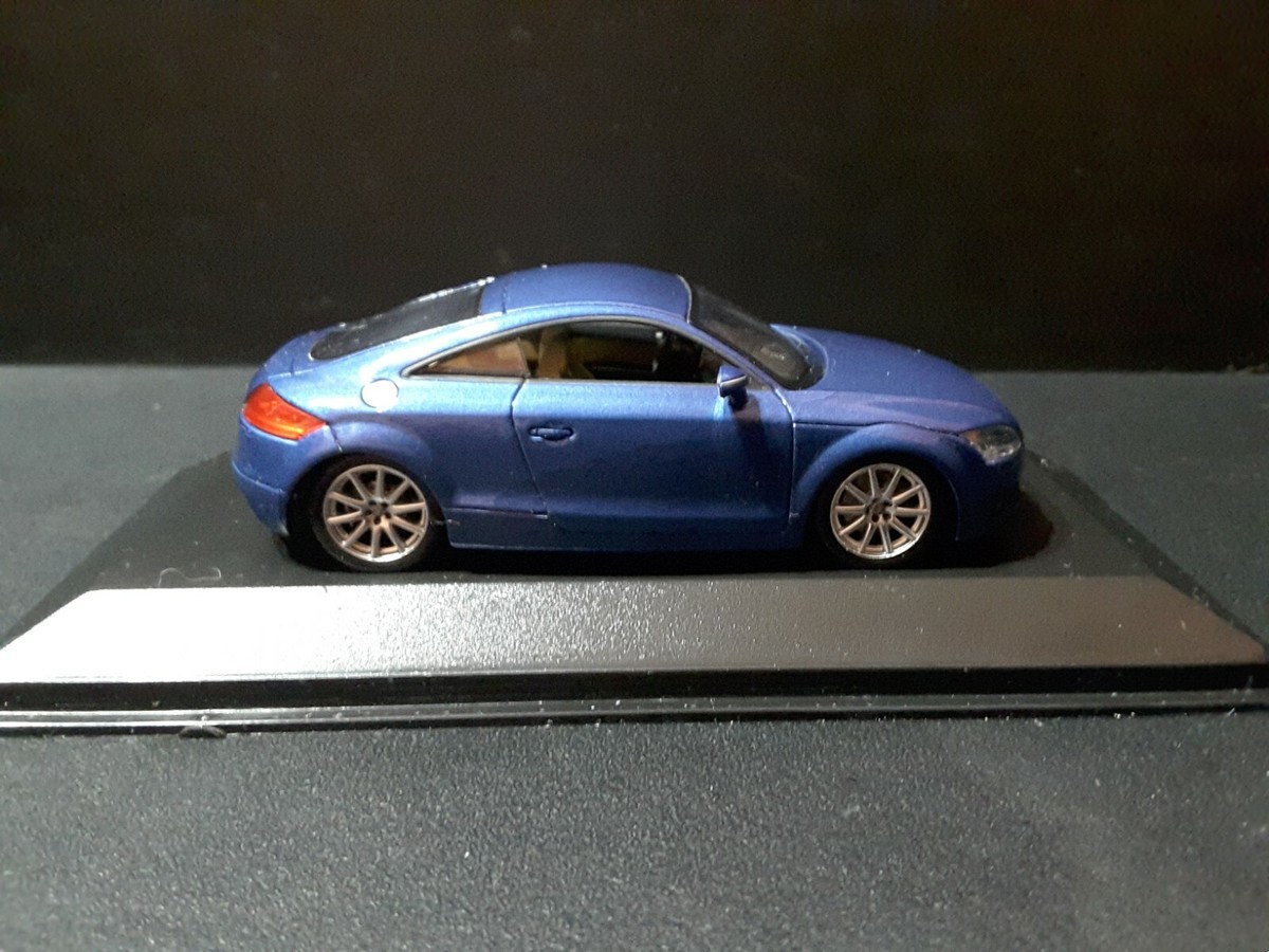 Audi TT Type 8J 2006 Minichamps Limited Edition diecast in 1