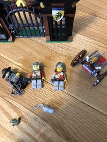 LEGO Castle: Escape from the Dragon's Prison (7187)