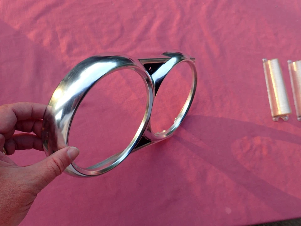 1963 Pontiac Tempest,LeMans 车头灯边框右手,全新无标签! 545149 门 — 第 2/4 张图片