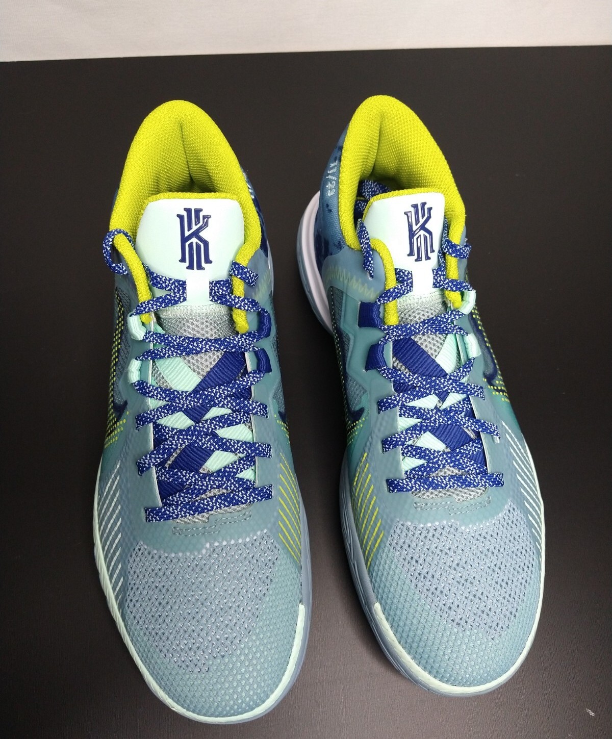 Nike KYRIE FLYTRAP 5 Ocean Cube Basketball Shoes Men's Size 10 "New