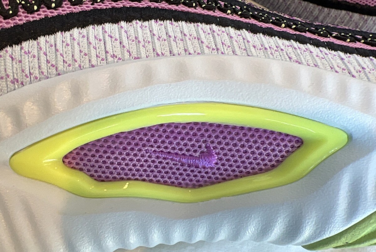 NIB DV2757 500 Nike Cosmic Unity 3 Low Rush Fuchsia Lemon Twist