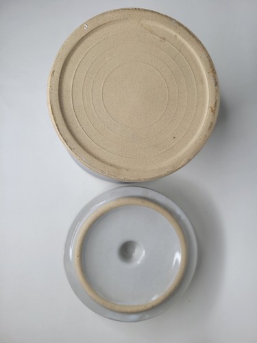 Snacks Stoneware Canister Cookie Jar Storage Farm Country Blue Heavy CottageCore - Picture 3 of 8
