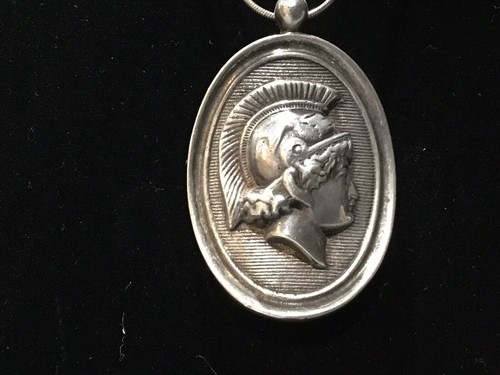 STERLING SILVER PIN ROOCH / PENDANT OVAL SHIED GREEK WARRIOR  w/ 22" chain 36g - Picture 2 of 11