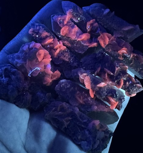 87g 11 Skeletal Elestial QUARTZ Crystal&Specular Hematite Pink Fluorescent s101 - Picture 7 of 8