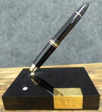 Vintage Montblanc Meisterstuck 149 Fountain Pen 14k Gold 4810 Nib on Deskstand