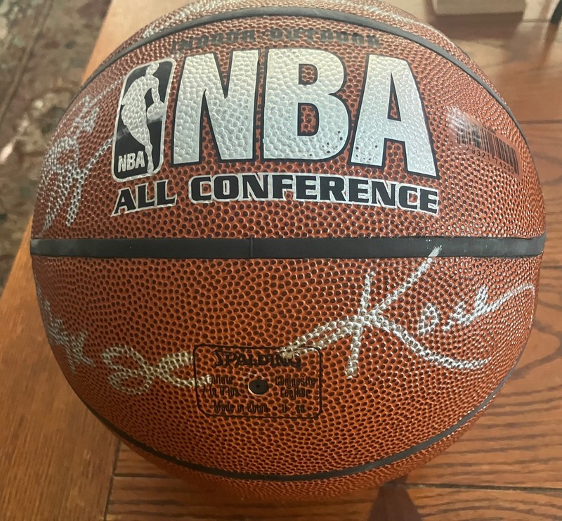 Los Angeles Lakers Team Ball Kobe Bryant  Kareem + more  Autographed NBA Ball