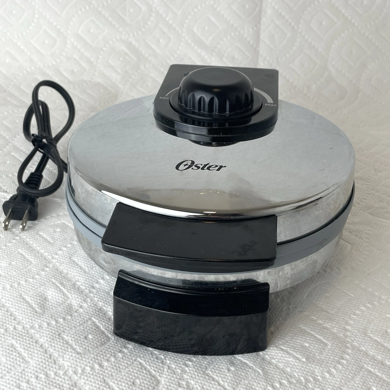 Oster Belgian Waffle Maker Titanium Infused Dura Ceramic Chrome CKSTWF1502-ECO