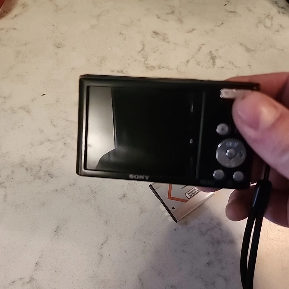 Sony Cyber-shot DSC-W830 20.1MP Digital Camera - Black  Tested Works Fine - Image 3 of 4