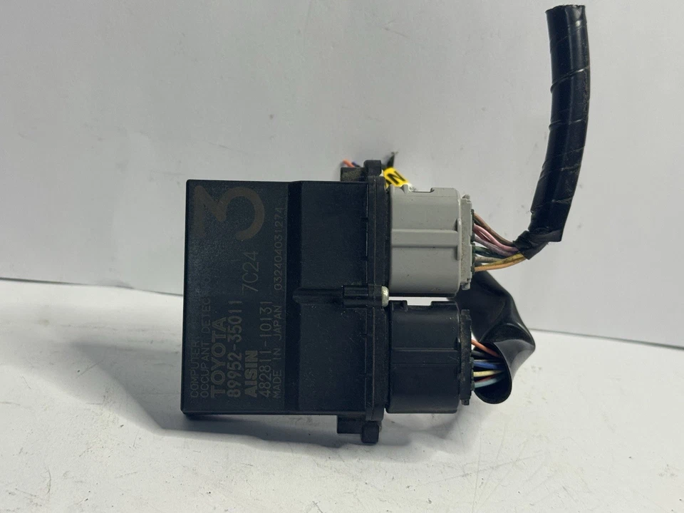 TOYOTA 2006-2011 SIENNA -COROLLA-Tundra-Tacoma SEAT OCCUPANT DETECTOR89952-35011 - Image 2 of 4