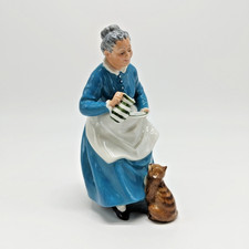 Vintage Royal Doulton Factory Seconds 'The Favourite' Figurine HN2249 See Desc