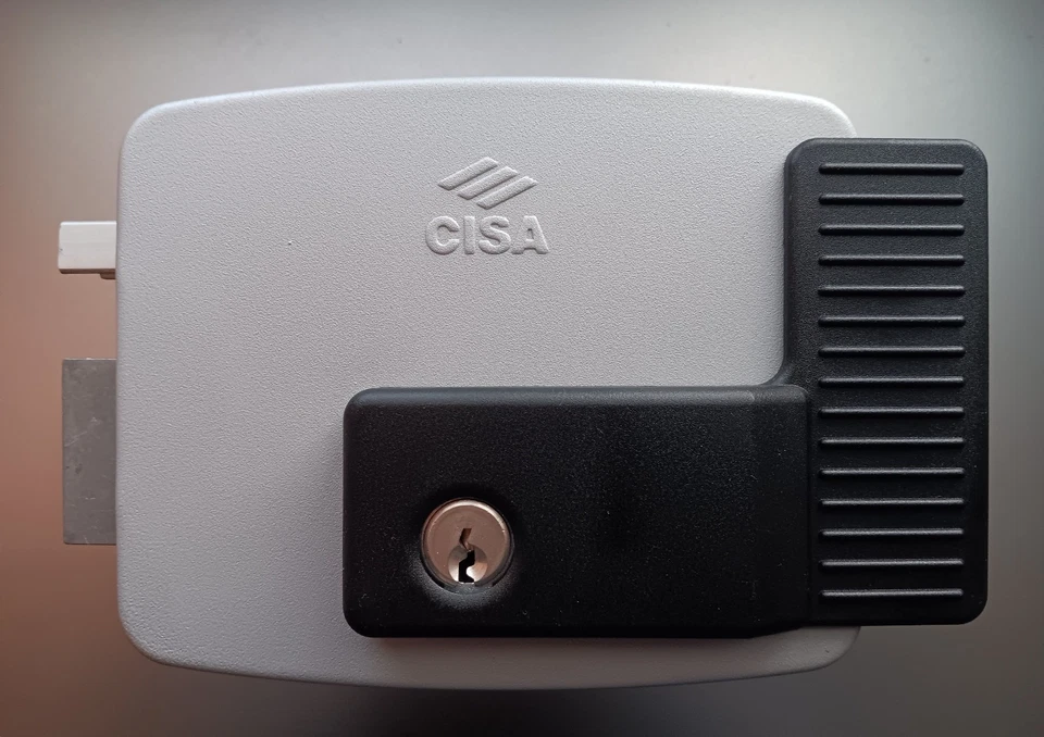 Elettroserratura 11721-60-2-N7 CISA per cancelletti ENTRATA 60 SINISTRA 3 chiavi - Immagine 3 di 4