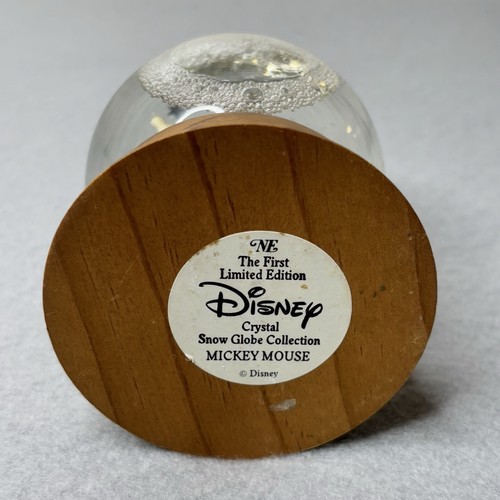 The First Limited Edition NE DISNEY Snow Globe Collection Mickey Mouse - Picture 7 of 7