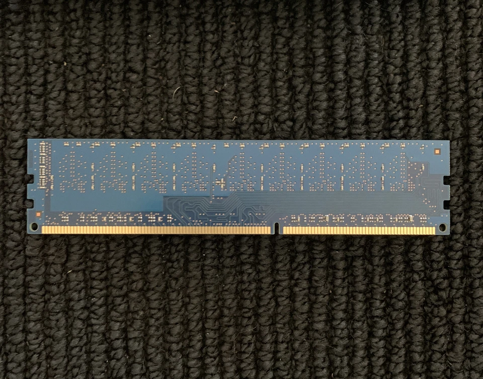 (6) Hynix 1GB HMT112U7TFR8C-H9 TO AB-C 1G 1RX8 PC3-10600E-9-10-D0 Memory - Image 3 of 4