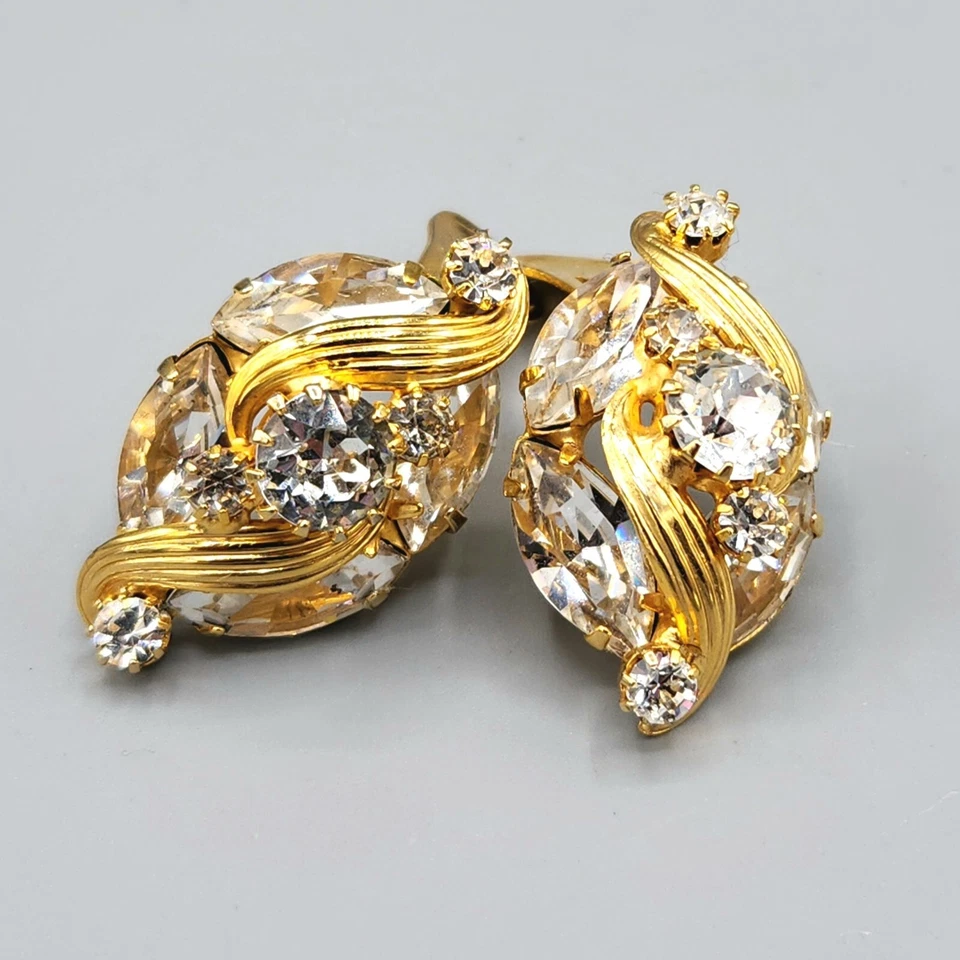 VTG Voluptuous Weiss Marquise Ice Rhinestone Sculpted Gold Plate Clip Earrings - image 2 of 4