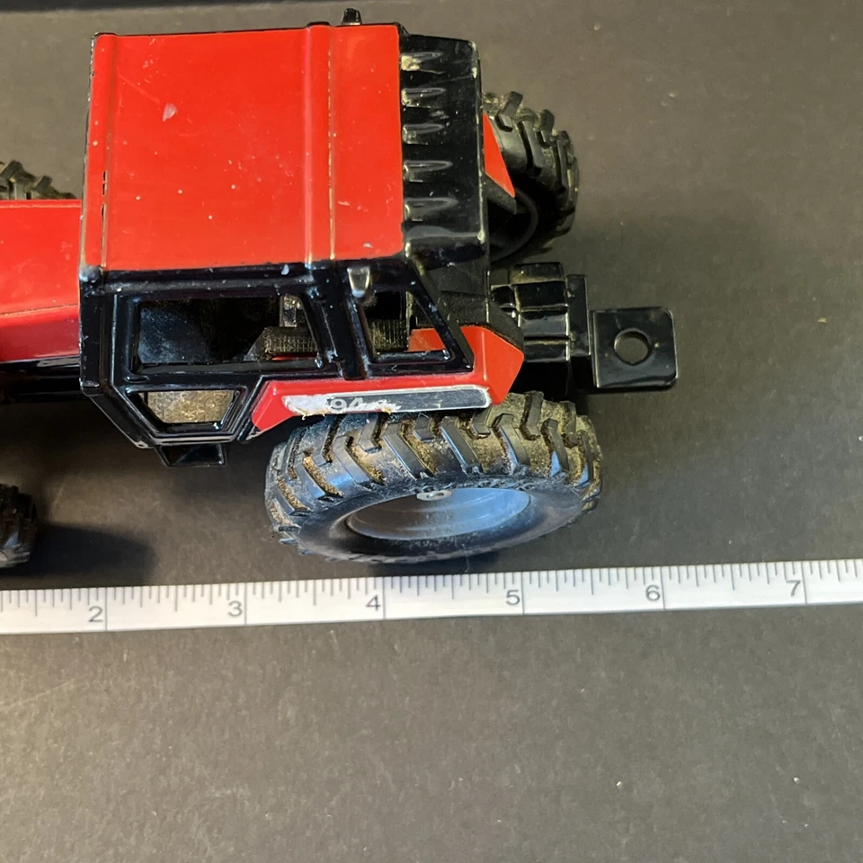 "Tractor de juguete Ertl Case International vintage de 6"" de longitud" Foto 2 de 4
