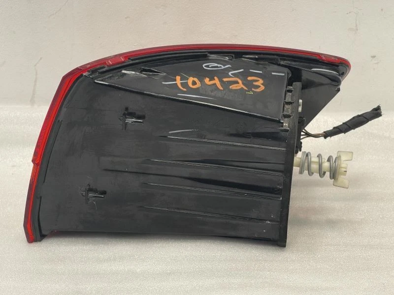 Luz trasera izquierda Volkswagen Jetta 2017-2018 montada en cuarto 4 cilindros 1,4 L 60 k 45010 Foto 3 de 4