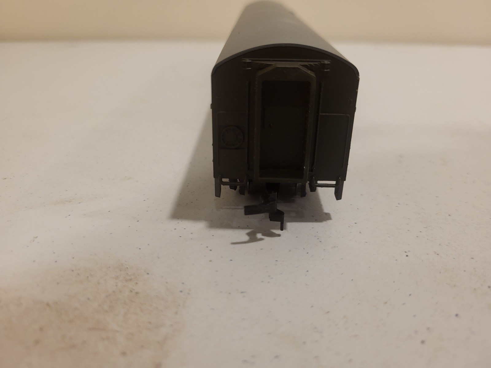 HO Scale AHM/Rivarossi Northern Pacific Baggage Express Coach thumbnail 16