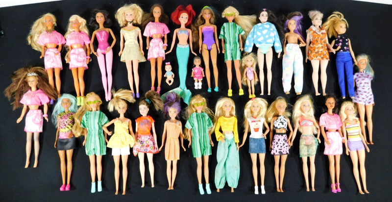 [29] BARBIE DOLL / FASHION DOLL COLLECTIBLES LOT - L@@K!!!