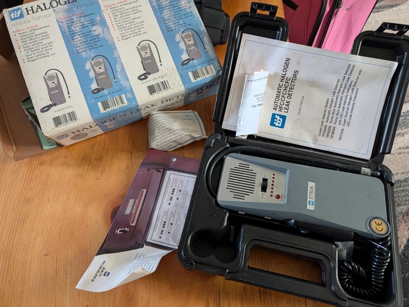 TIF5750A Halogen Leak Detector With Case And Box