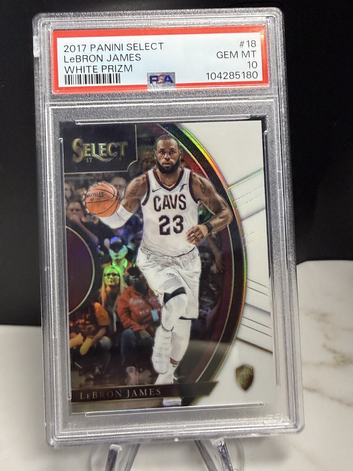 2017-18 Panini Select - Concourse LeBron James #18 White Prizm /149 PSA 10 GEM *