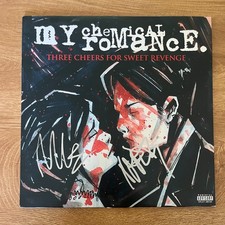 * MY CHEMICAL ROMANCE * signed album * THREE CHEERS * FRANK IERO & MIKEY WAY *