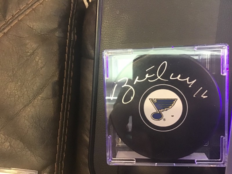 Brett Hull St Louis Blues Autographed Hockey Puck - Authenticated by Premium