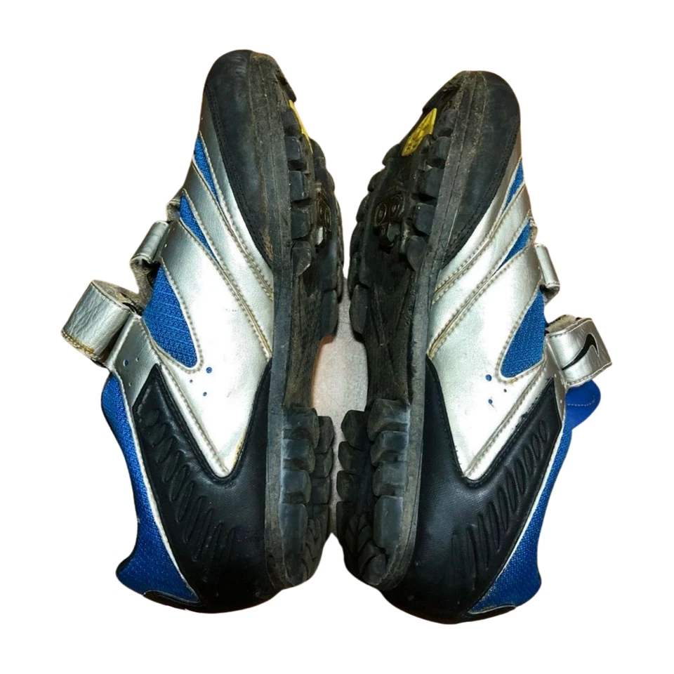 Nike ACG Para hombres Talla 8 Negro Azul Plata YVR III Ciclismo Montaña Zapatos Foto 3 de 4